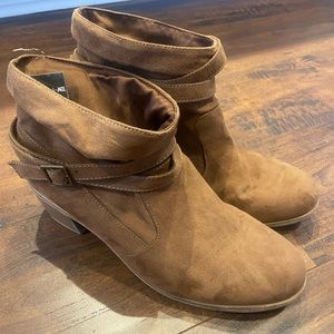 American Eagle Ankle Booties - women’s 10